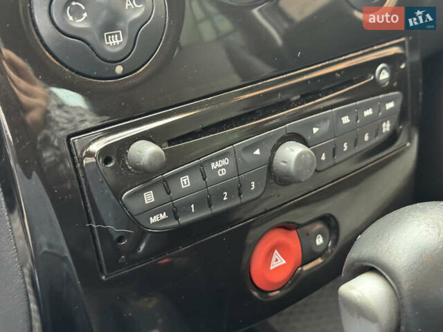 Коричневый Рено Клио, объемом двигателя 1.6 л и пробегом 147 тыс. км за 5300 $, фото 23 на Automoto.ua