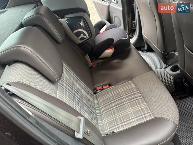 Коричневый Рено Клио, объемом двигателя 1.6 л и пробегом 147 тыс. км за 5300 $, фото 24 на Automoto.ua