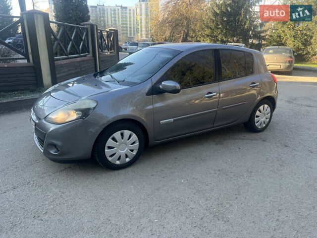 Коричневый Рено Клио, объемом двигателя 1.5 л и пробегом 279 тыс. км за 4950 $, фото 13 на Automoto.ua