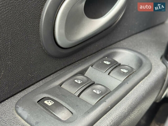 Коричневый Рено Клио, объемом двигателя 1.6 л и пробегом 147 тыс. км за 5300 $, фото 11 на Automoto.ua