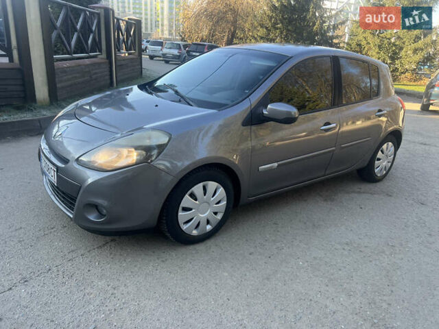 Коричневый Рено Клио, объемом двигателя 1.5 л и пробегом 279 тыс. км за 4950 $, фото 12 на Automoto.ua