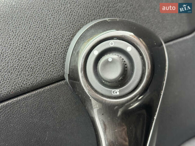 Коричневый Рено Клио, объемом двигателя 1.6 л и пробегом 147 тыс. км за 5300 $, фото 12 на Automoto.ua