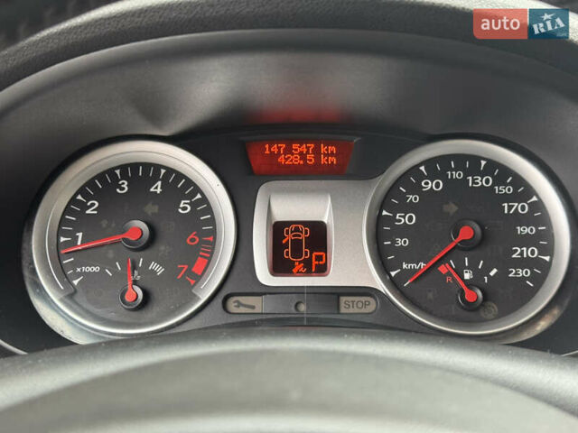 Коричневый Рено Клио, объемом двигателя 1.6 л и пробегом 147 тыс. км за 5300 $, фото 18 на Automoto.ua