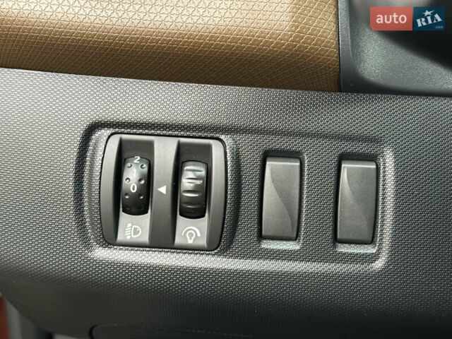 Коричневый Рено Клио, объемом двигателя 1.2 л и пробегом 146 тыс. км за 7699 $, фото 71 на Automoto.ua