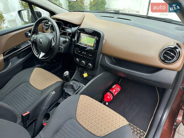 Коричневый Рено Клио, объемом двигателя 1.2 л и пробегом 146 тыс. км за 7699 $, фото 82 на Automoto.ua