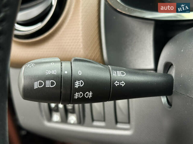 Коричневый Рено Клио, объемом двигателя 1.2 л и пробегом 146 тыс. км за 7699 $, фото 69 на Automoto.ua