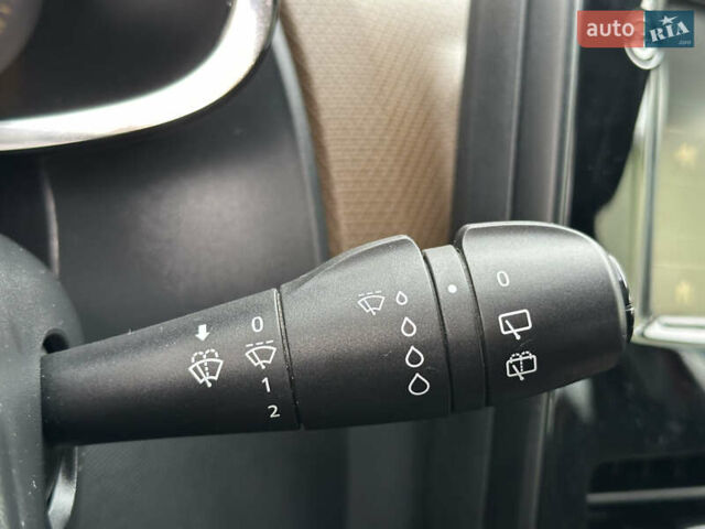 Коричневый Рено Клио, объемом двигателя 1.2 л и пробегом 146 тыс. км за 7699 $, фото 68 на Automoto.ua