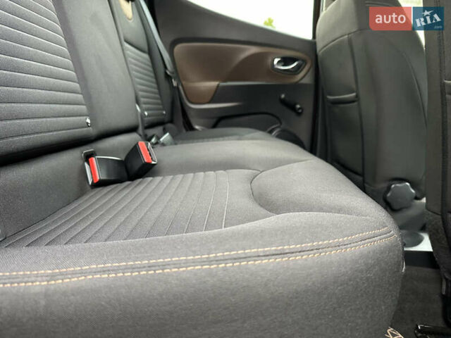 Коричневый Рено Клио, объемом двигателя 1.2 л и пробегом 146 тыс. км за 7699 $, фото 93 на Automoto.ua