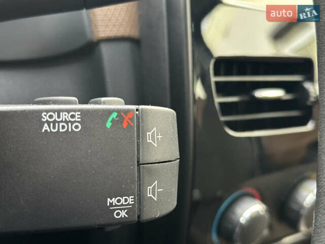 Коричневый Рено Клио, объемом двигателя 1.2 л и пробегом 146 тыс. км за 7699 $, фото 70 на Automoto.ua