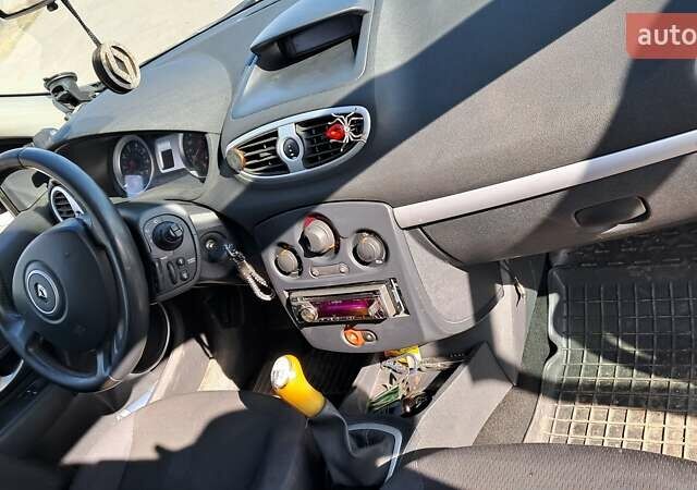 Коричневий Рено Кліо, об'ємом двигуна 1.15 л та пробігом 236 тис. км за 4500 $, фото 3 на Automoto.ua
