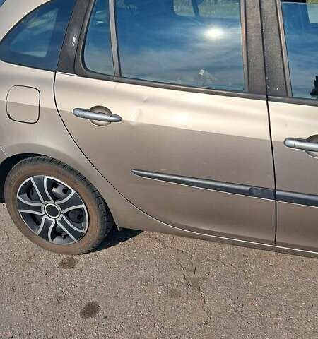 Коричневий Рено Кліо, об'ємом двигуна 1.15 л та пробігом 236 тис. км за 4500 $, фото 6 на Automoto.ua