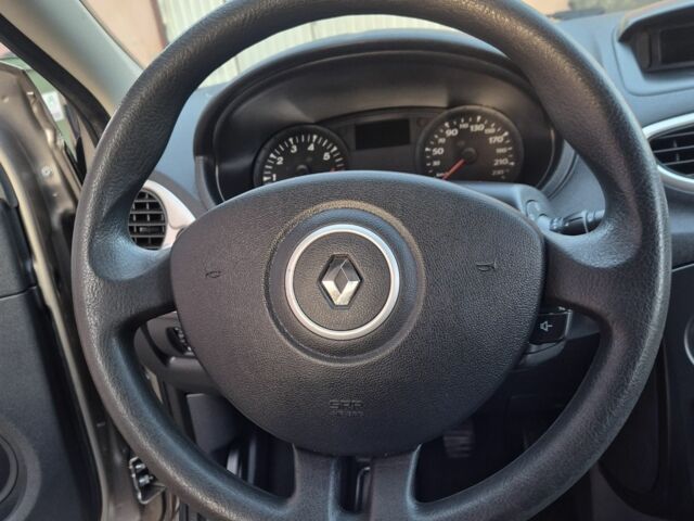 Коричневый Рено Клио, объемом двигателя 0 л и пробегом 187 тыс. км за 5200 $, фото 15 на Automoto.ua