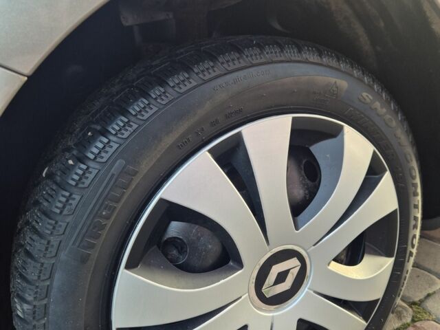 Коричневый Рено Клио, объемом двигателя 0 л и пробегом 187 тыс. км за 5200 $, фото 23 на Automoto.ua