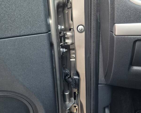 Коричневый Рено Клио, объемом двигателя 1.2 л и пробегом 187 тыс. км за 5200 $, фото 17 на Automoto.ua