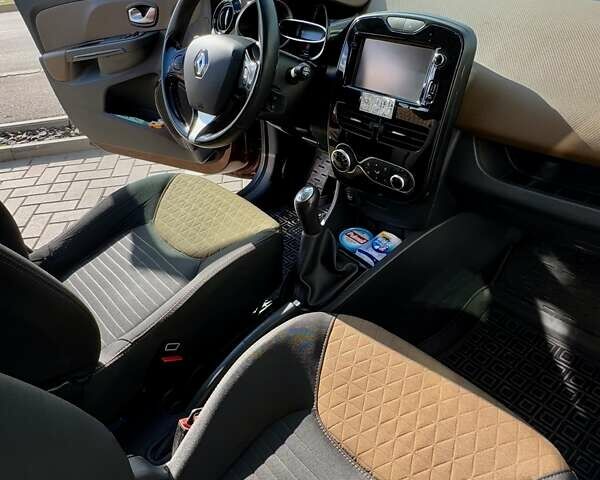 Коричневый Рено Клио, объемом двигателя 1.5 л и пробегом 233 тыс. км за 8300 $, фото 8 на Automoto.ua