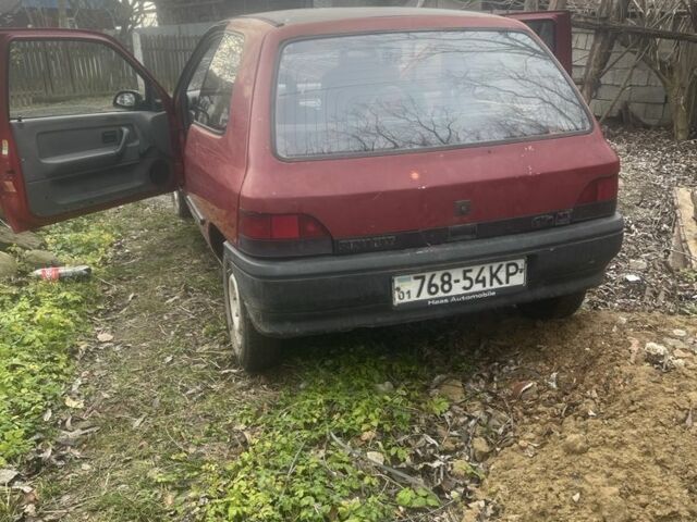 Красный Рено Клио, объемом двигателя 1.1 л и пробегом 280 тыс. км за 480 $, фото 7 на Automoto.ua