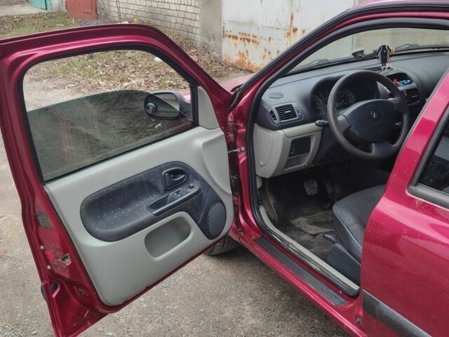 Червоний Рено Кліо, об'ємом двигуна 1.4 л та пробігом 228 тис. км за 3600 $, фото 6 на Automoto.ua