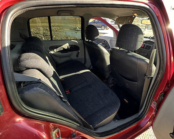 Червоний Рено Кліо, об'ємом двигуна 1.39 л та пробігом 141 тис. км за 3650 $, фото 8 на Automoto.ua