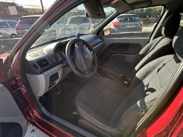 Рено Кліо 2003 у Львові на Automoto.ua Червоний Рено Кліо, об'ємом двигуна 1.4 л та пробігом 141 тис. км за 3650 $, фото 5 на Automoto.ua