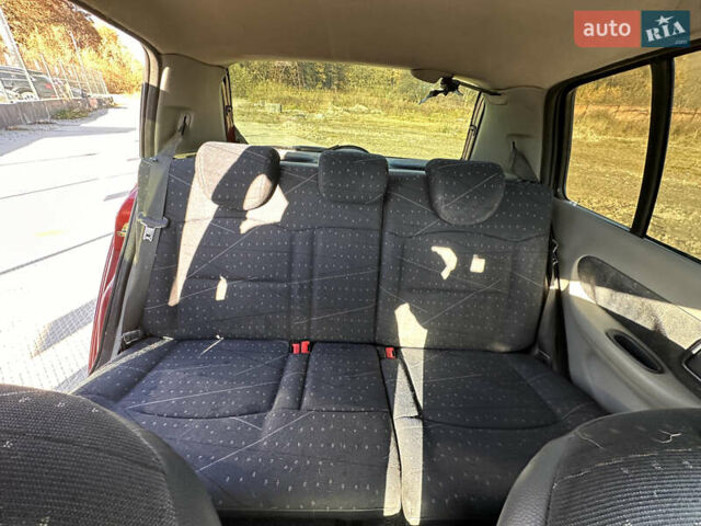 Червоний Рено Кліо, об'ємом двигуна 1.39 л та пробігом 141 тис. км за 3650 $, фото 11 на Automoto.ua