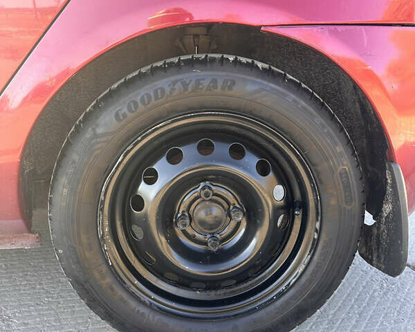 Червоний Рено Кліо, об'ємом двигуна 1.39 л та пробігом 141 тис. км за 3650 $, фото 7 на Automoto.ua