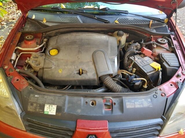 Рено Клио 2005 в Днепре (Днепропетровске) на Automoto.ua Красный Рено Клио, объемом двигателя 1.5 л и пробегом 280 тыс. км за 4800 $, фото 3 на Automoto.ua