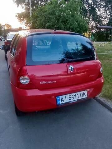 Красный Рено Клио, объемом двигателя 1.1 л и пробегом 140 тыс. км за 4500 $, фото 2 на Automoto.ua