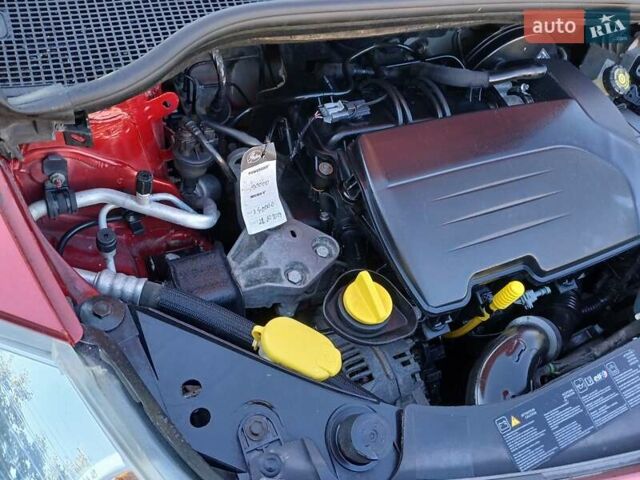 Красный Рено Клио, объемом двигателя 1.15 л и пробегом 190 тыс. км за 3800 $, фото 14 на Automoto.ua