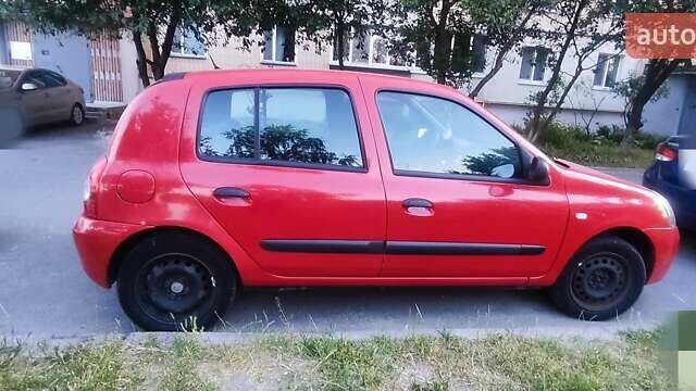 Красный Рено Клио, объемом двигателя 1.1 л и пробегом 140 тыс. км за 4500 $, фото 1 на Automoto.ua