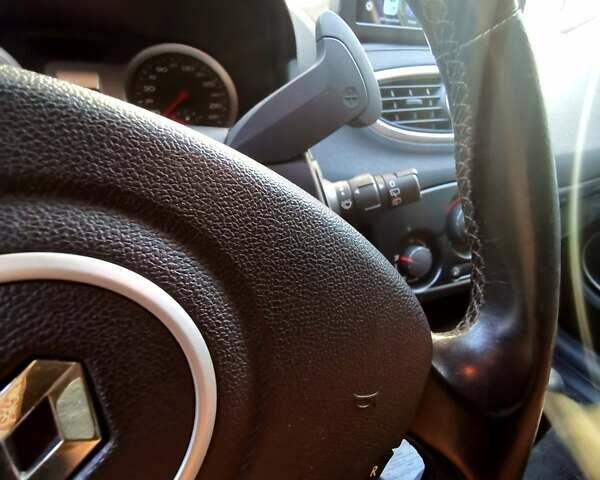 Червоний Рено Кліо, об'ємом двигуна 1.6 л та пробігом 109 тис. км за 6950 $, фото 10 на Automoto.ua