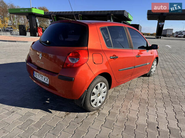 Рено Клио 2007 в Виннице на Automoto.ua Красный Рено Клио, объемом двигателя 1.6 л и пробегом 212 тыс. км за 4999 $, фото 5 на Automoto.ua