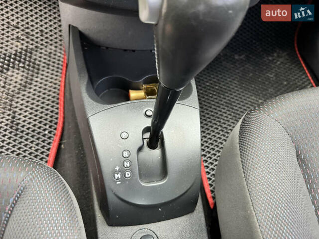 Красный Рено Клио, объемом двигателя 1.6 л и пробегом 212 тыс. км за 4800 $, фото 13 на Automoto.ua