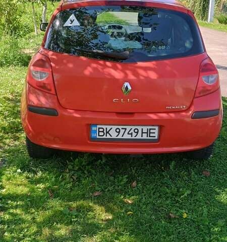 Червоний Рено Кліо, об'ємом двигуна 1.2 л та пробігом 225 тис. км за 3900 $, фото 3 на Automoto.ua
