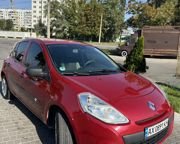 Червоний Рено Кліо, об'ємом двигуна 1.46 л та пробігом 286 тис. км за 5500 $, фото 2 на Automoto.ua