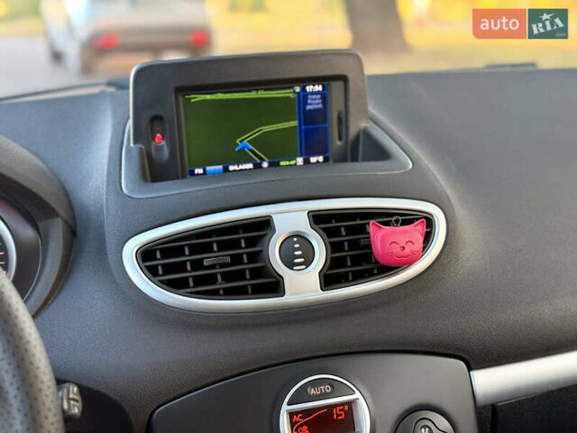 Красный Рено Клио, объемом двигателя 1.2 л и пробегом 209 тыс. км за 6900 $, фото 53 на Automoto.ua