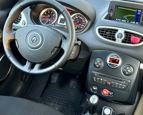 Красный Рено Клио, объемом двигателя 1.2 л и пробегом 209 тыс. км за 6900 $, фото 44 на Automoto.ua