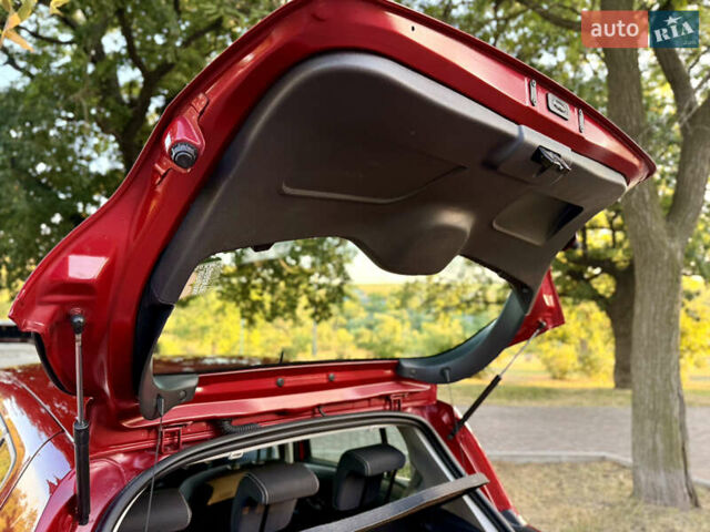 Красный Рено Клио, объемом двигателя 1.2 л и пробегом 209 тыс. км за 6900 $, фото 22 на Automoto.ua