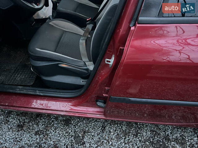 Красный Рено Клио, объемом двигателя 1.2 л и пробегом 221 тыс. км за 4500 $, фото 15 на Automoto.ua