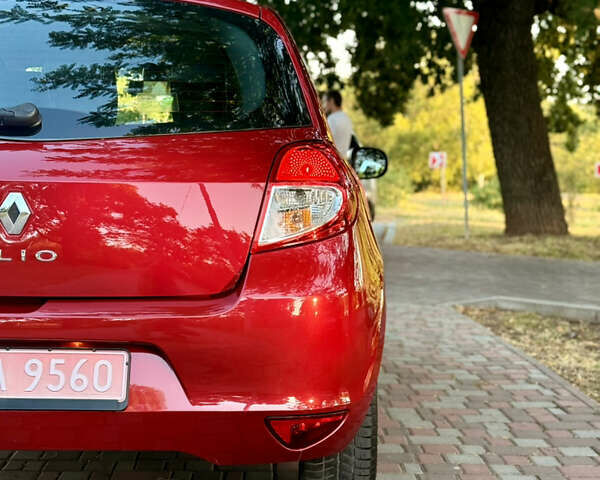 Красный Рено Клио, объемом двигателя 1.2 л и пробегом 209 тыс. км за 6900 $, фото 15 на Automoto.ua