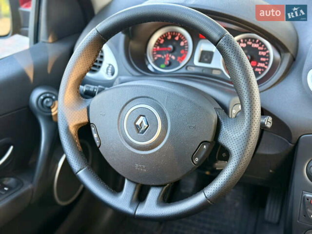 Красный Рено Клио, объемом двигателя 1.2 л и пробегом 209 тыс. км за 6900 $, фото 51 на Automoto.ua