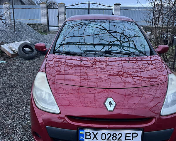 Красный Рено Клио, объемом двигателя 1.2 л и пробегом 221 тыс. км за 4500 $, фото 1 на Automoto.ua