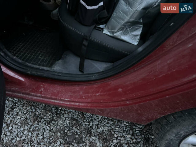 Красный Рено Клио, объемом двигателя 1.2 л и пробегом 221 тыс. км за 4500 $, фото 16 на Automoto.ua