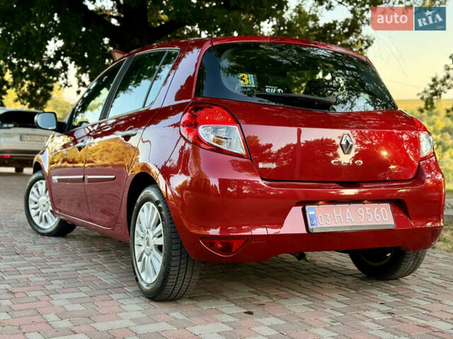 Красный Рено Клио, объемом двигателя 1.2 л и пробегом 209 тыс. км за 6900 $, фото 19 на Automoto.ua