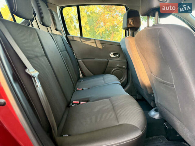 Красный Рено Клио, объемом двигателя 1.2 л и пробегом 209 тыс. км за 6900 $, фото 23 на Automoto.ua