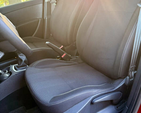 Красный Рено Клио, объемом двигателя 1.2 л и пробегом 209 тыс. км за 6900 $, фото 40 на Automoto.ua