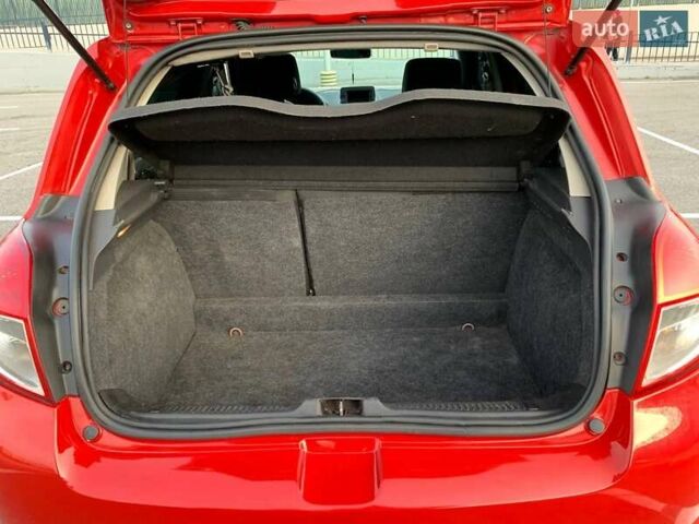 Червоний Рено Кліо, об'ємом двигуна 1.1 л та пробігом 181 тис. км за 5500 $, фото 5 на Automoto.ua