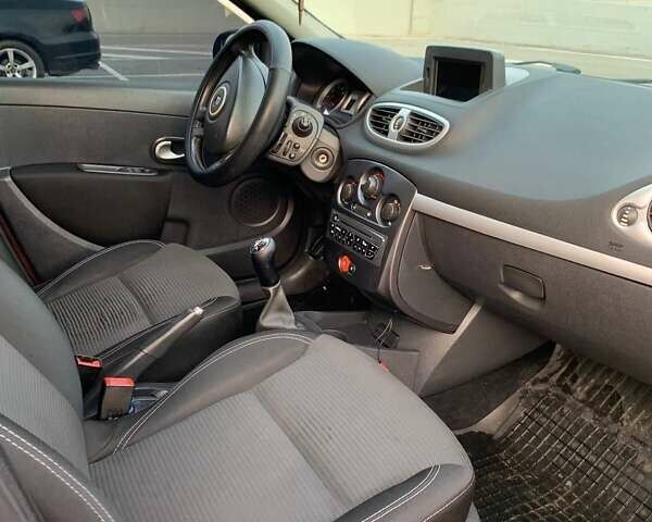 Червоний Рено Кліо, об'ємом двигуна 1.1 л та пробігом 181 тис. км за 5500 $, фото 8 на Automoto.ua