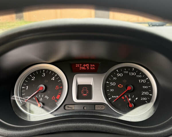 Червоний Рено Кліо, об'ємом двигуна 1.46 л та пробігом 217 тис. км за 5150 $, фото 9 на Automoto.ua