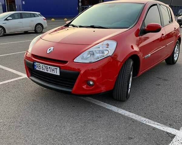 Червоний Рено Кліо, об'ємом двигуна 1.1 л та пробігом 181 тис. км за 5500 $, фото 1 на Automoto.ua