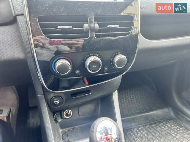 Червоний Рено Кліо, об'ємом двигуна 0.9 л та пробігом 199 тис. км за 5500 $, фото 18 на Automoto.ua